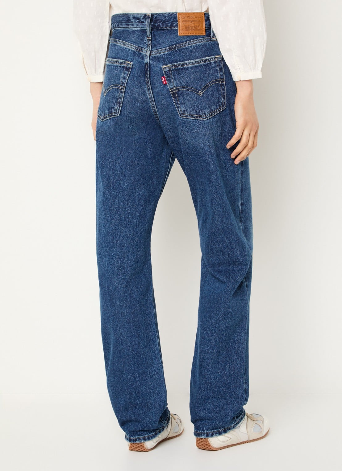 Levi's Easy Dad high waist straight leg jeans met medium wassing - achterkant 9 indigo