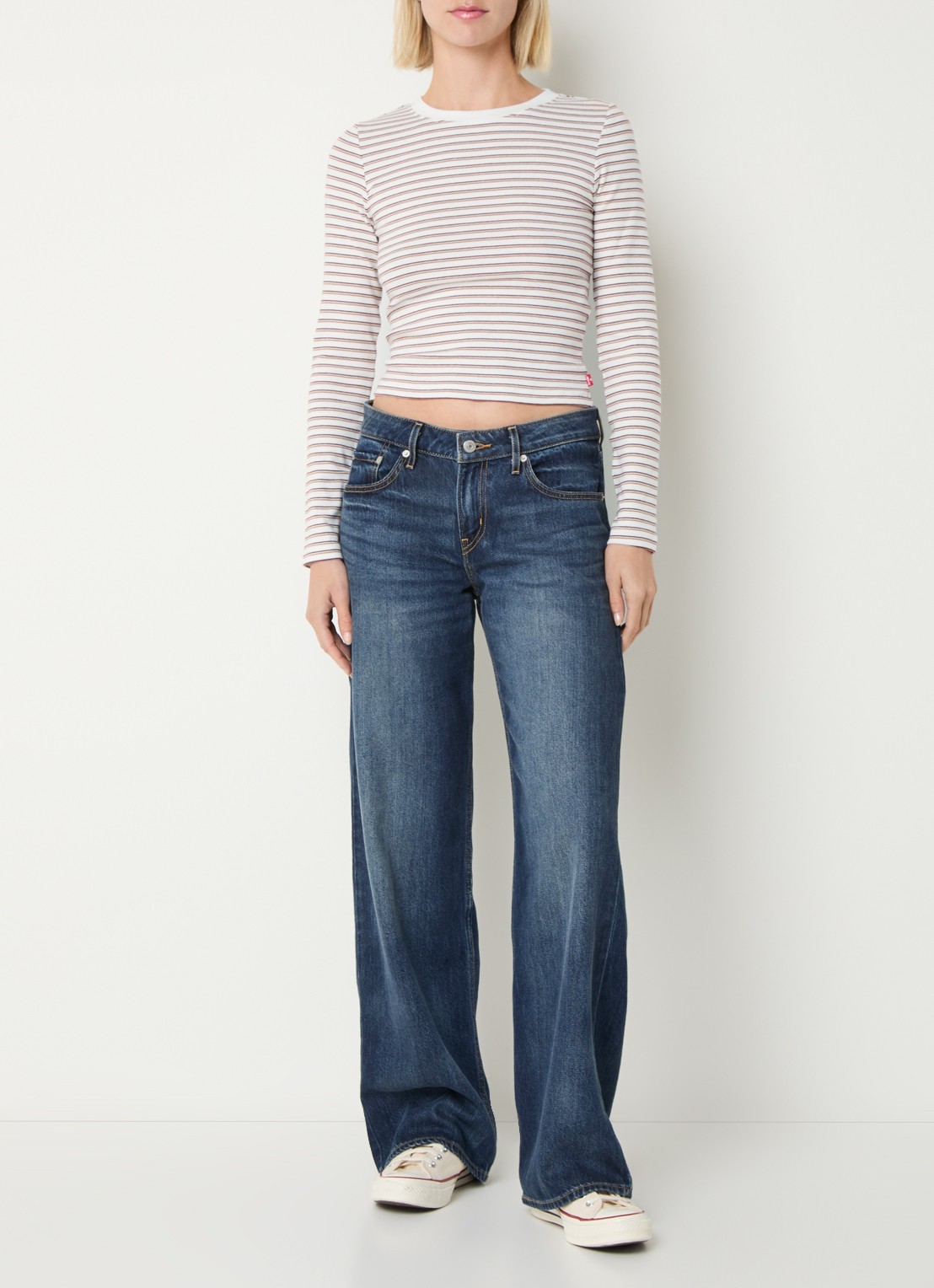 Levi's Essential long sleeve met streepprint - voorkant 2 wit