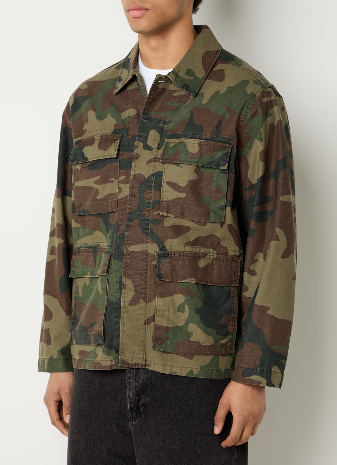 Levi's Frisko jack met camouflageprint en klepzakken - detail 4 legergroen