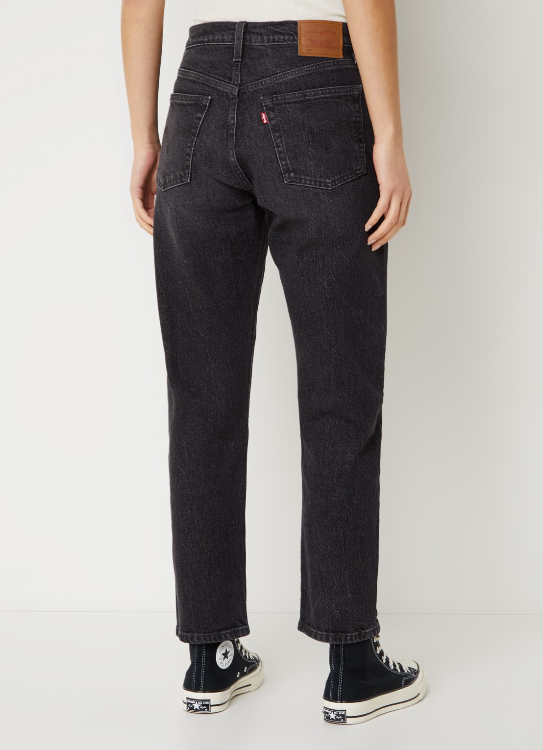 Levi's High waist cropped tapered jeans met gekleurde wassing - achterkant zwart