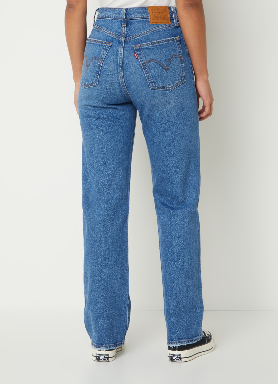 Levi's High waist straight leg jeans met medium wassing - achterkant indigo