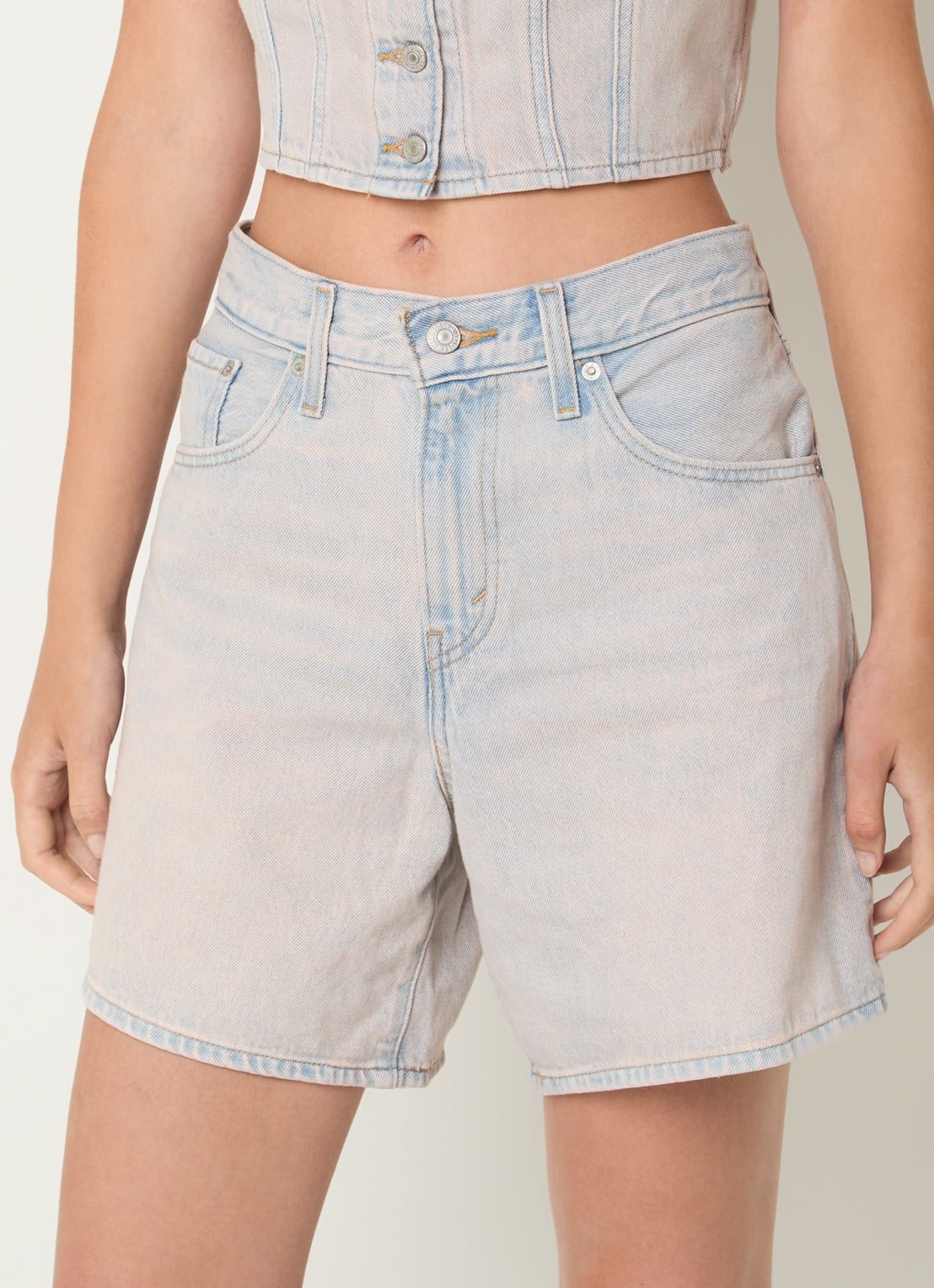 Levi's High waist wide fit korte broek met steekzakken - detail indigo