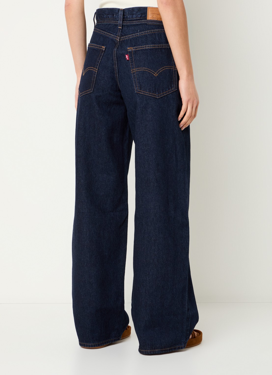 Levi's High waist wide leg jeans met donkere wassing en steekzakken - achterkant indigo