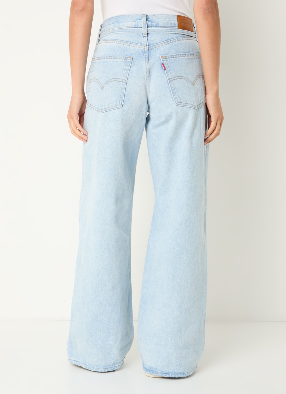 Levi's High waist wide leg jeans met lichte wassing en strikceintuur - achterkant indigo