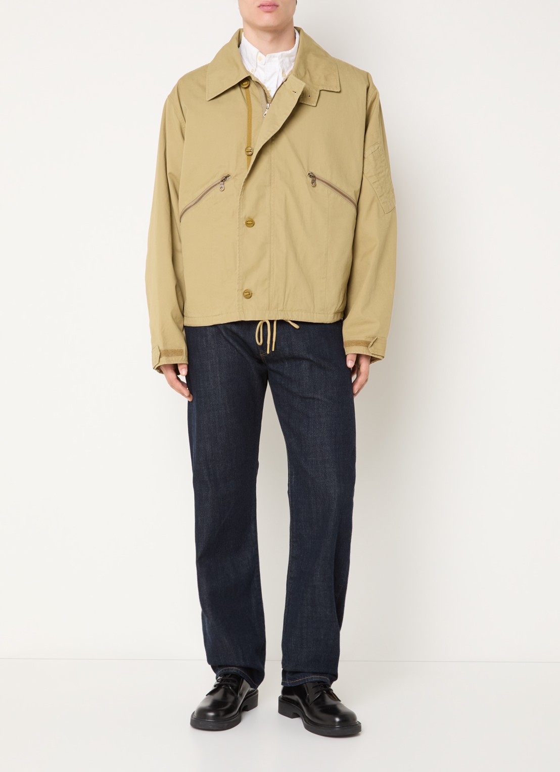 Levi's Jack met ritszakken en opstaande kraag - voorkant 4 donkerbeige