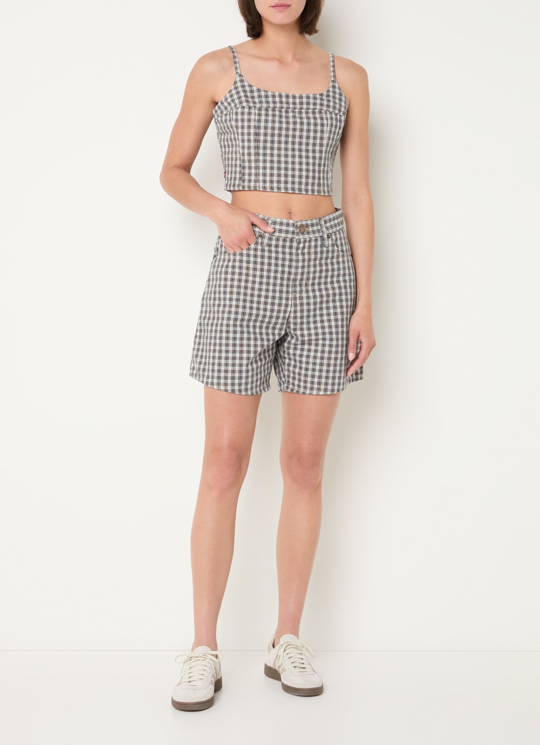 Levi's Jadine crop top met ruitdessin en smockwerk - voorkant 3 beige