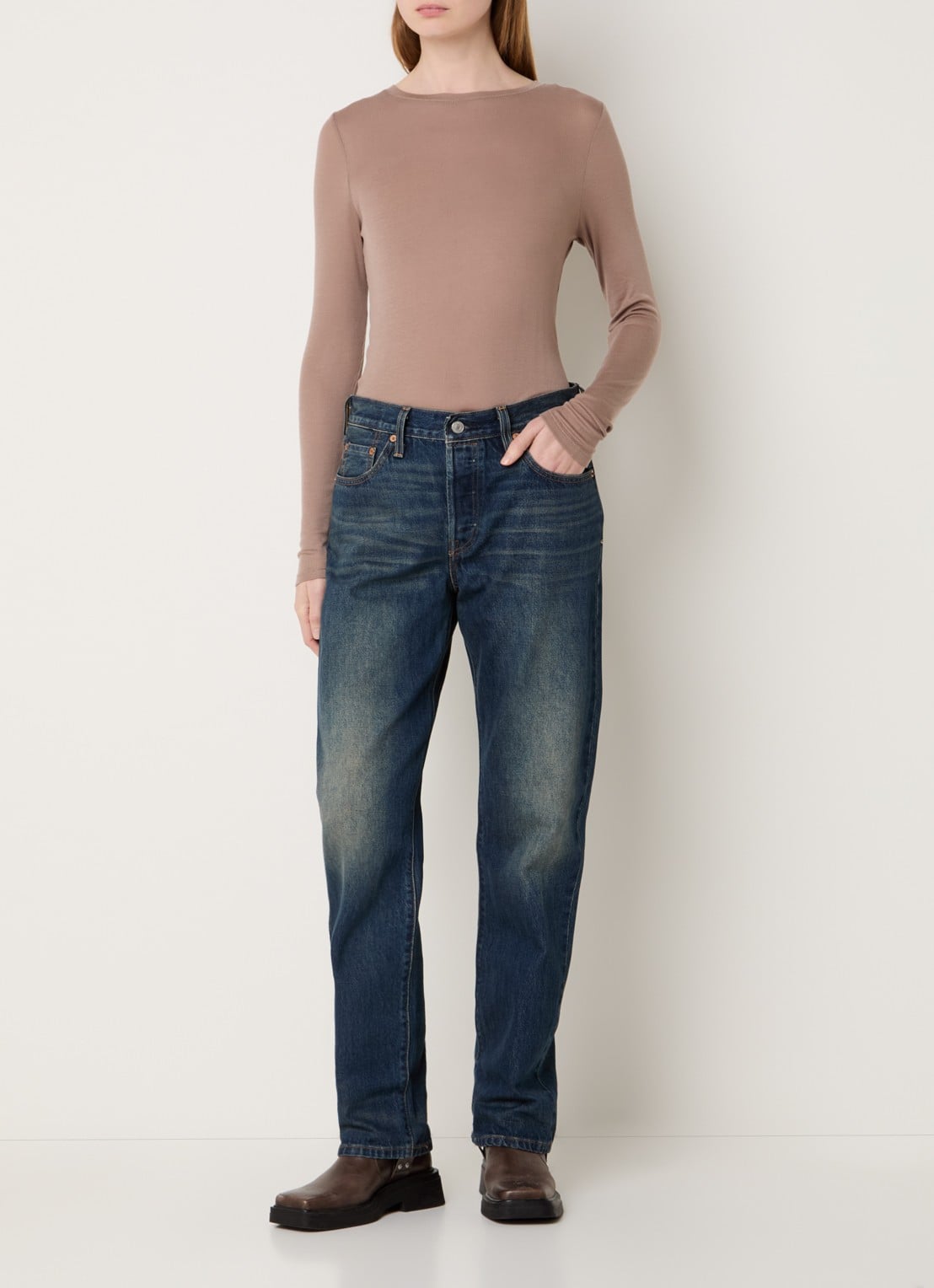 Levi's Longsleeve  - voorkant 4 donkerbeige