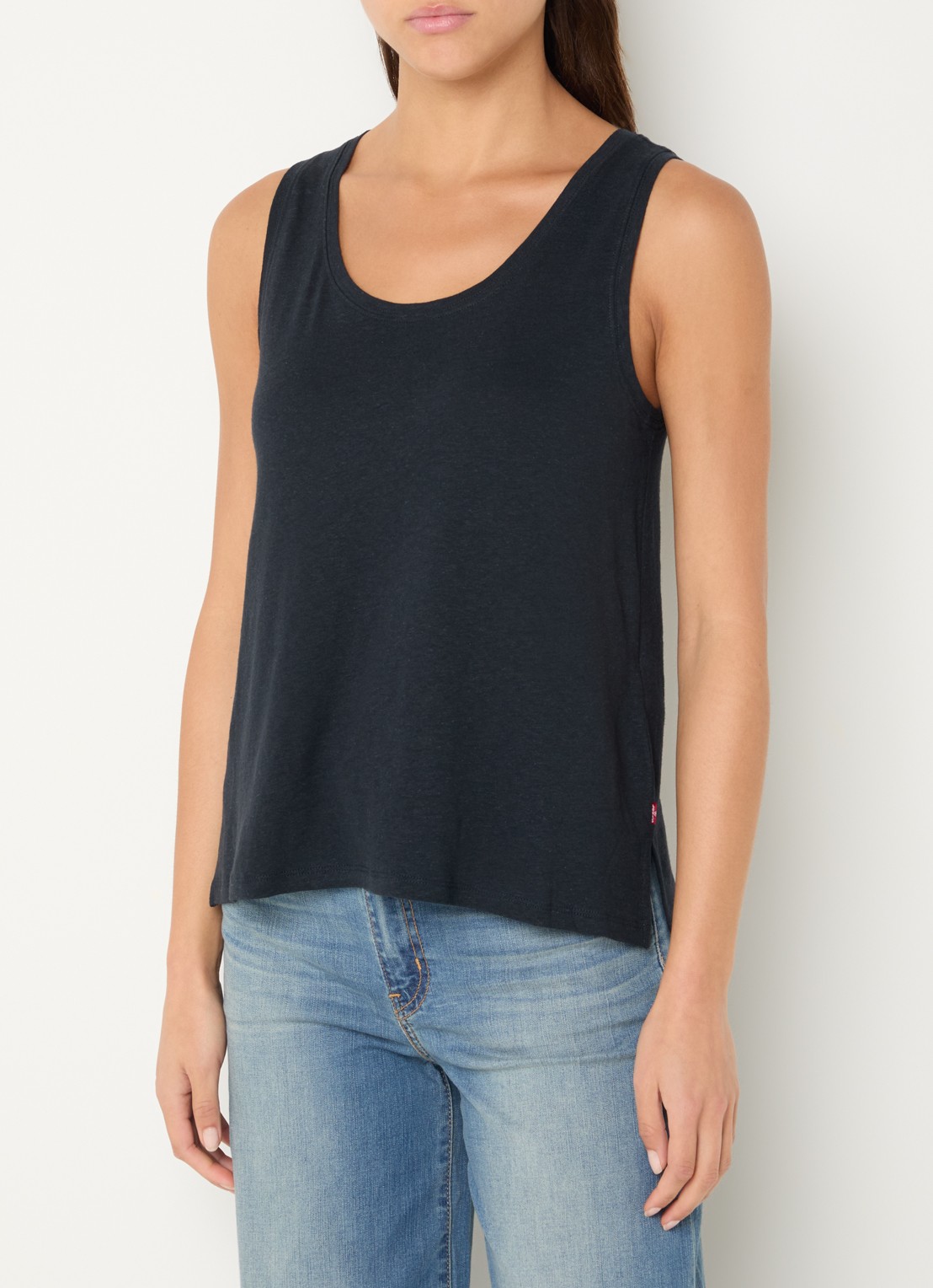 Levi's Lori tanktop in linnenblend - detail 3 zwart