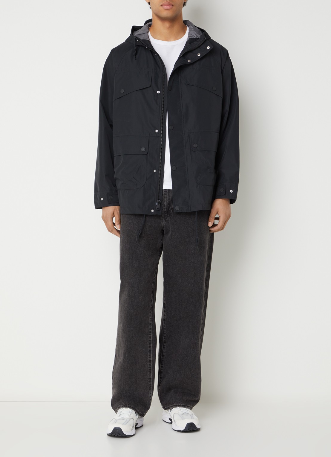Levi's Marina parka met klepzakken en waterafstotende coating - voorkant 3 zwart