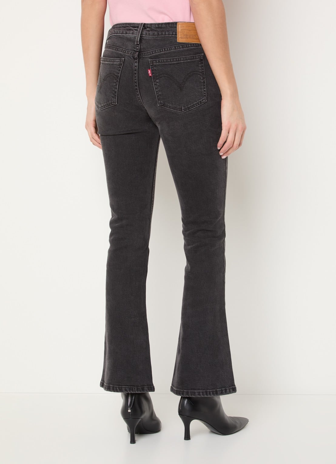 Levi's Mid waist bootcut jeans met gekleurde wassing - achterkant zwart