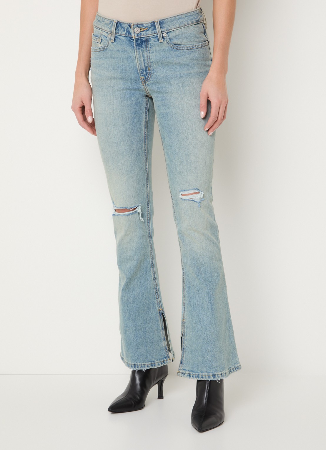 Levi's Mid waist bootcut jeans met lichte wassing en destroyed afwerking - detail 2 indigo