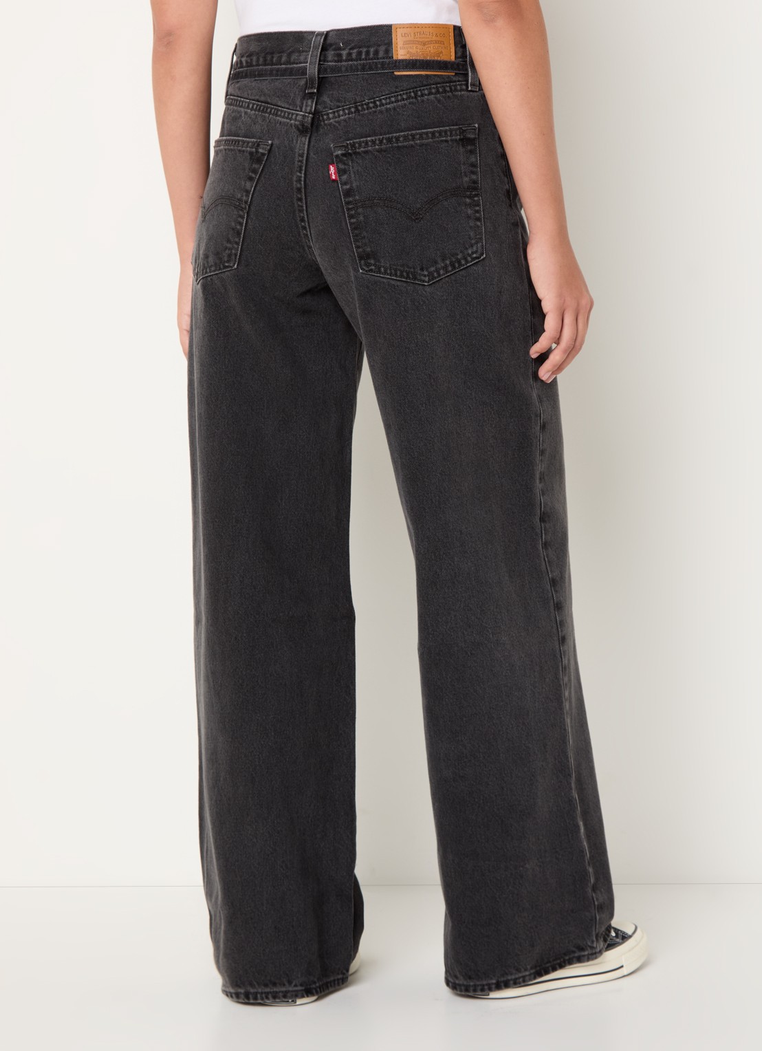Levi's Mid waist loose fit jeans met strikceintuur en gekleurde wassing  - achterkant 3 antraciet