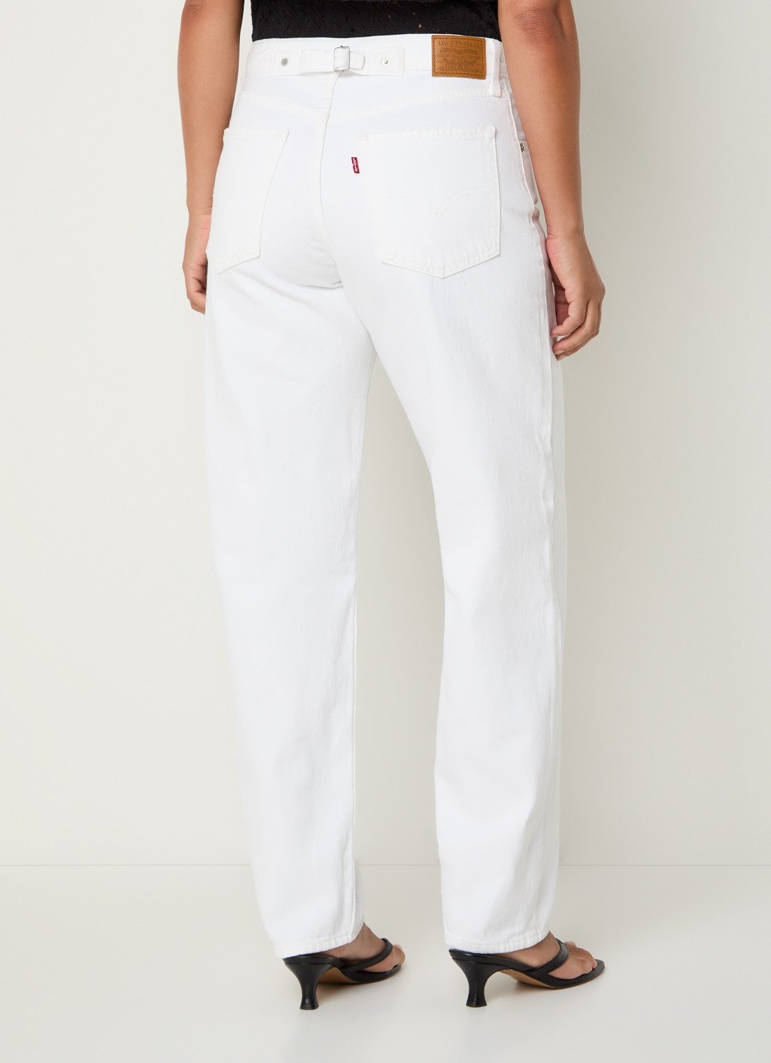 Levi's Mid waist tapered jeans met gekleurde wassing - achterkant 5 wit