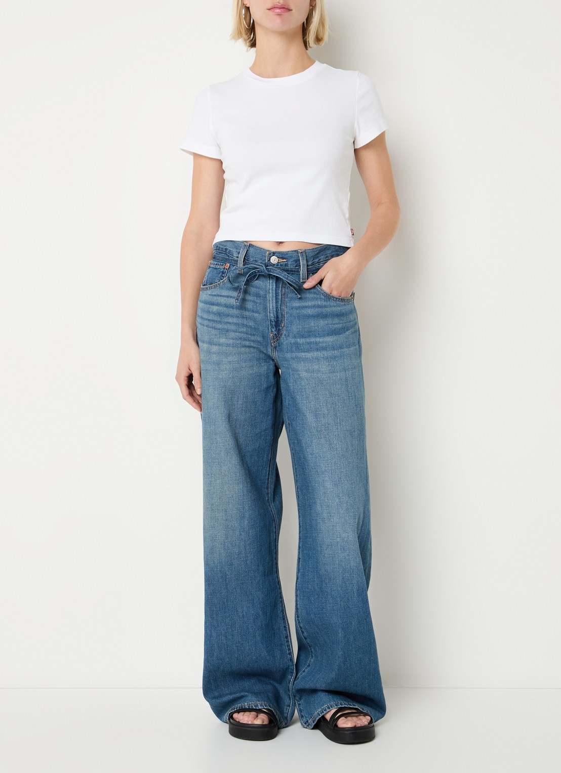 Levi's Mid waist wide leg jeans met medium wassing - voorkant 3 indigo