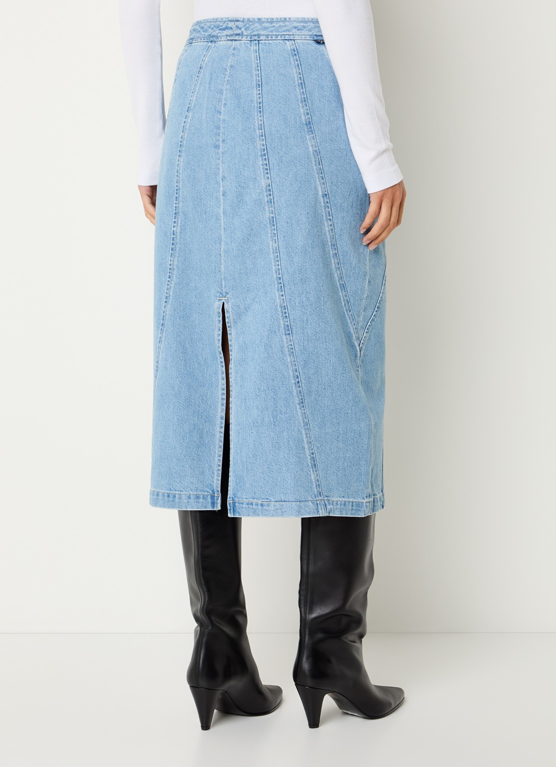Levi's Midi spijkerrok met steekzakken en split - achterkant indigo