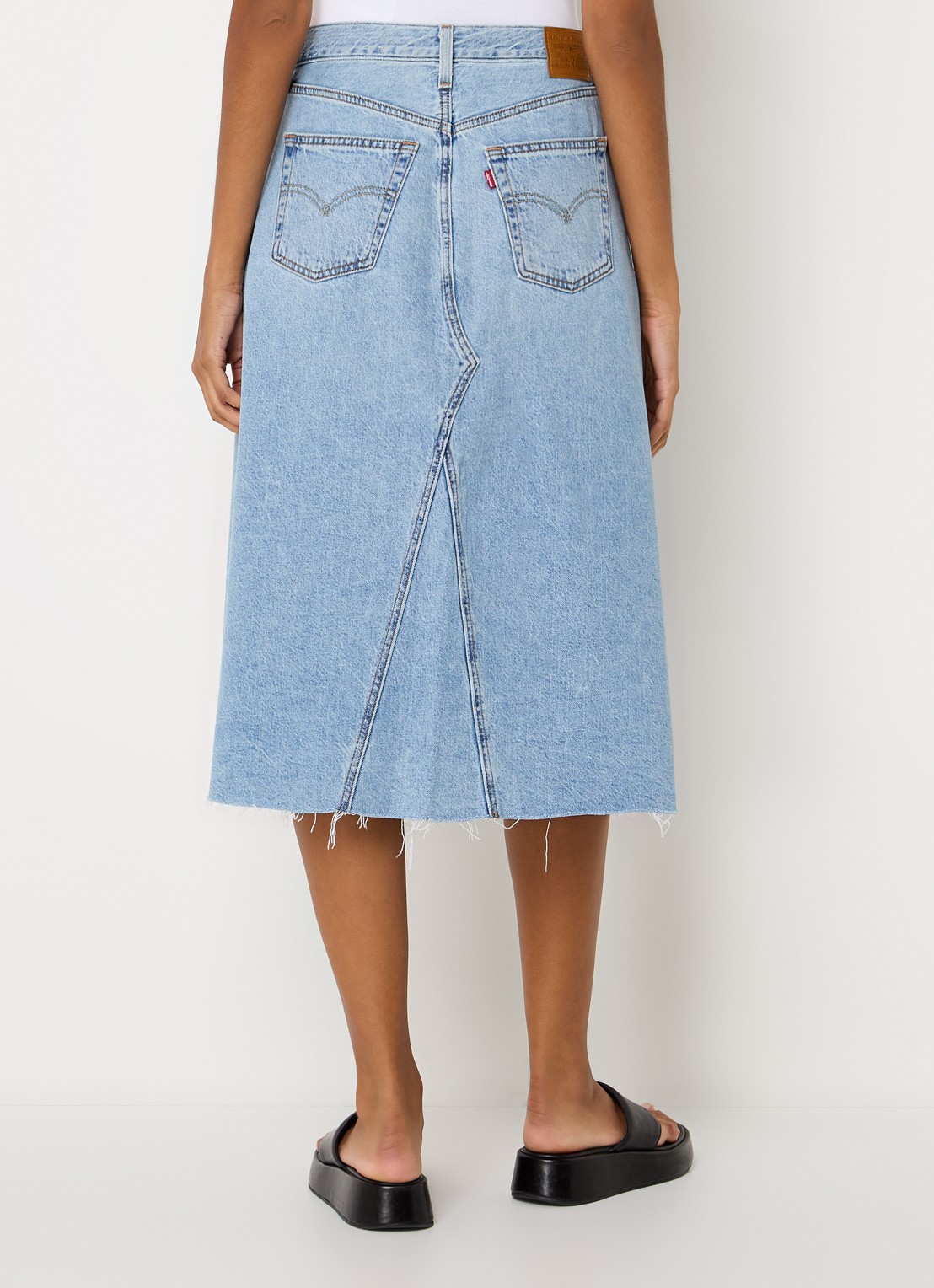 Levi's Midi spijkerrok met steekzakken - achterkant lichtblauw