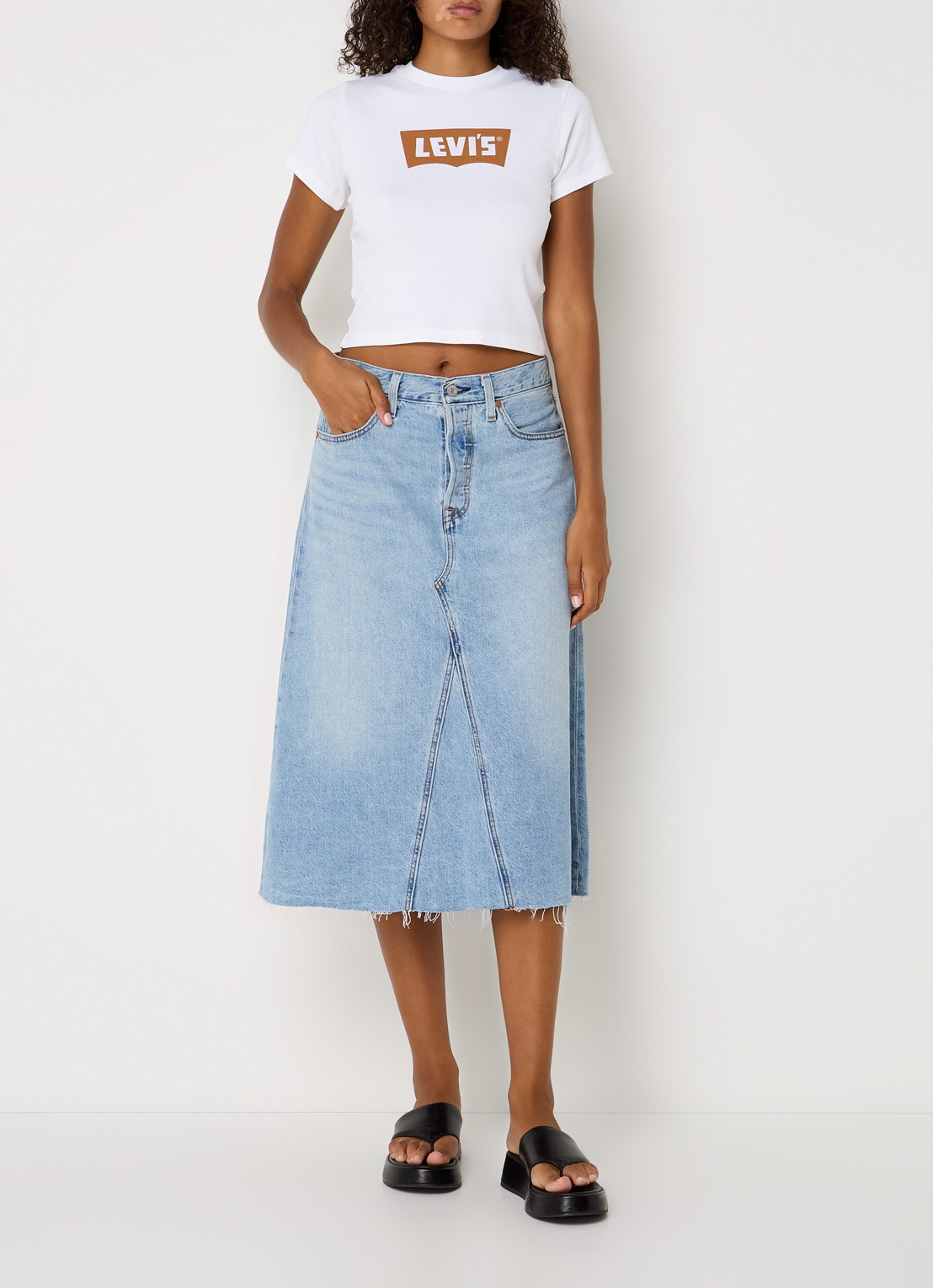Levi's Midi spijkerrok met steekzakken - voorkant 4 lichtblauw