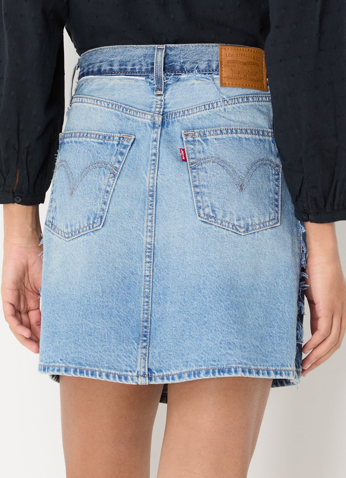Levi's Mini spijkerrok met destroyed afwerking - achterkant 4 indigo