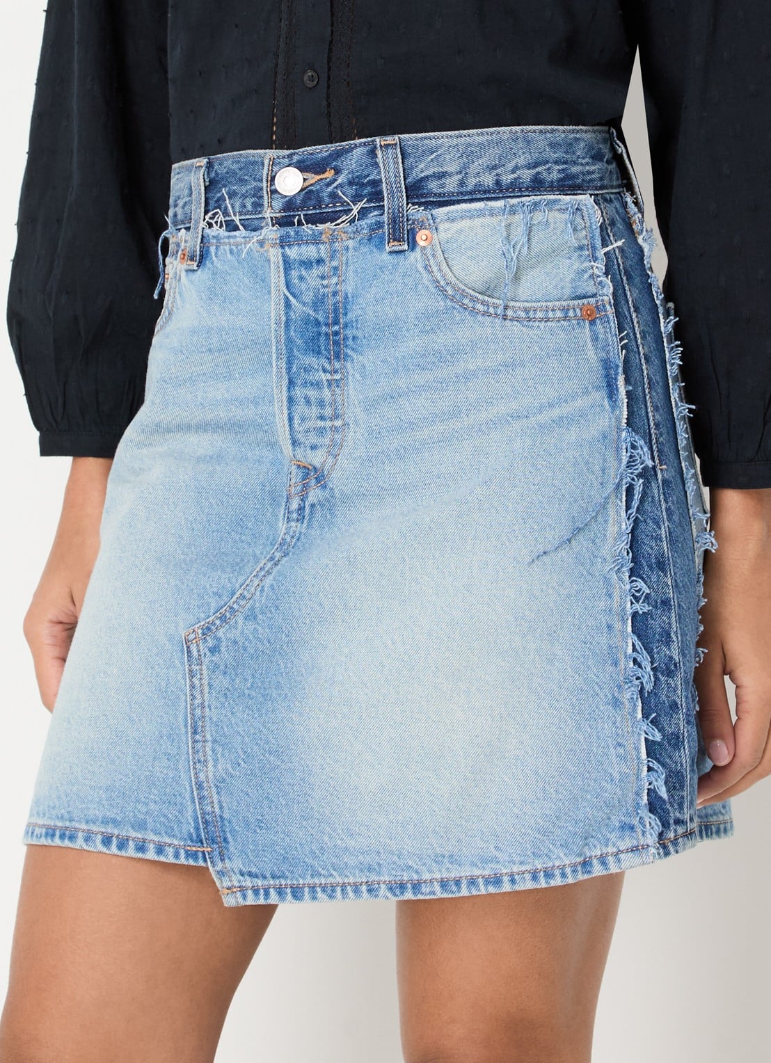Levi's Mini spijkerrok met destroyed afwerking - detail 3 indigo