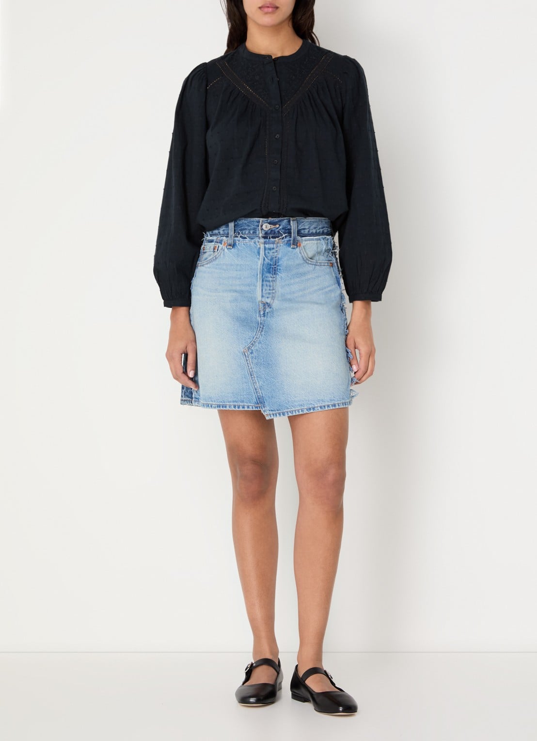 Levi's Mini spijkerrok met destroyed afwerking - voorkant 2 indigo