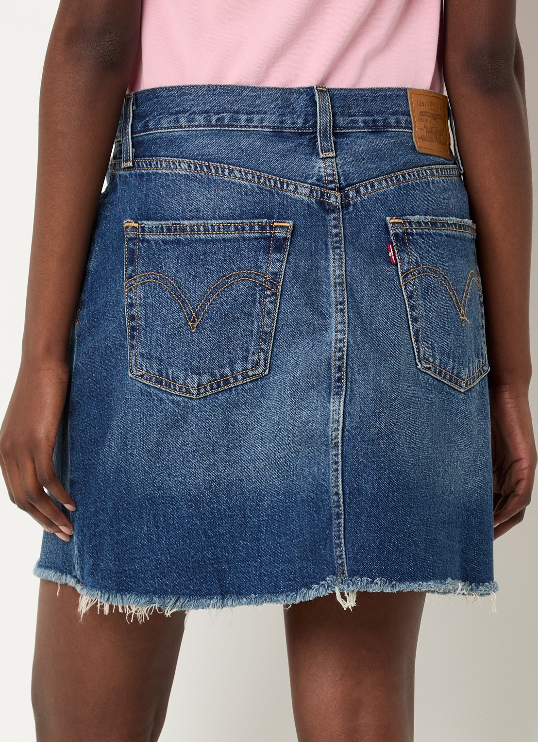 Levi's Mini spijkerrok met steekzakken - achterkant indigo