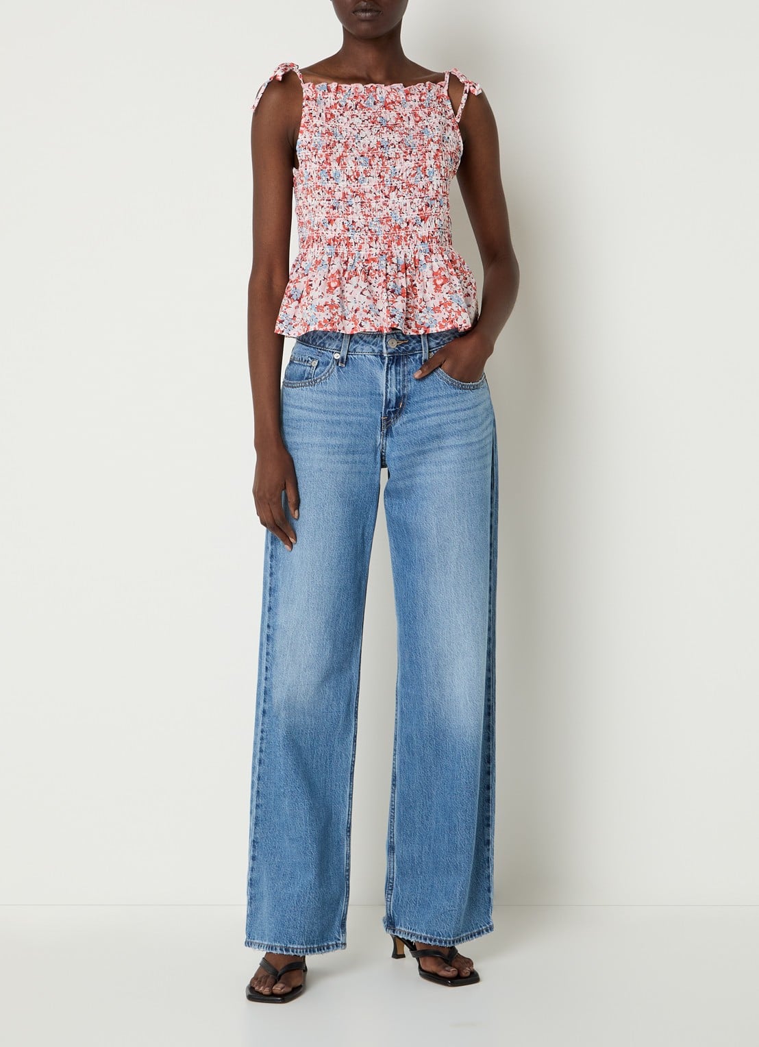 Levi's Monaco top met bloemenprint - voorkant 3 lichtroze