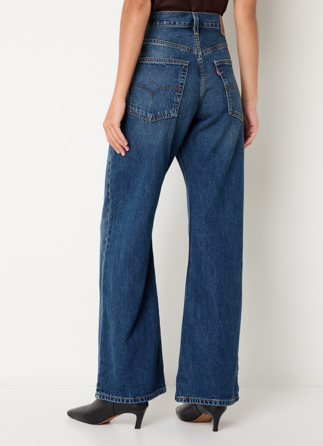 Levi's Phoenix high waist loose fit jeans met medium wassing - achterkant 3 indigo
