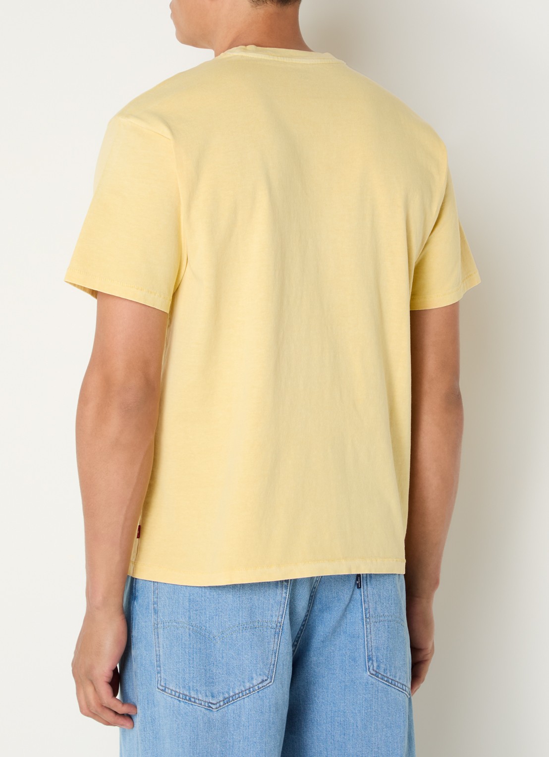 Levi's Red Tab T-shirt met ronde hals - achterkant geel