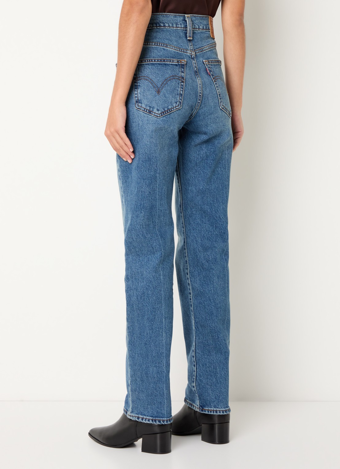 Levi's Ribcage high waist slim fit jeans met medium wassing - achterkant 3 indigo