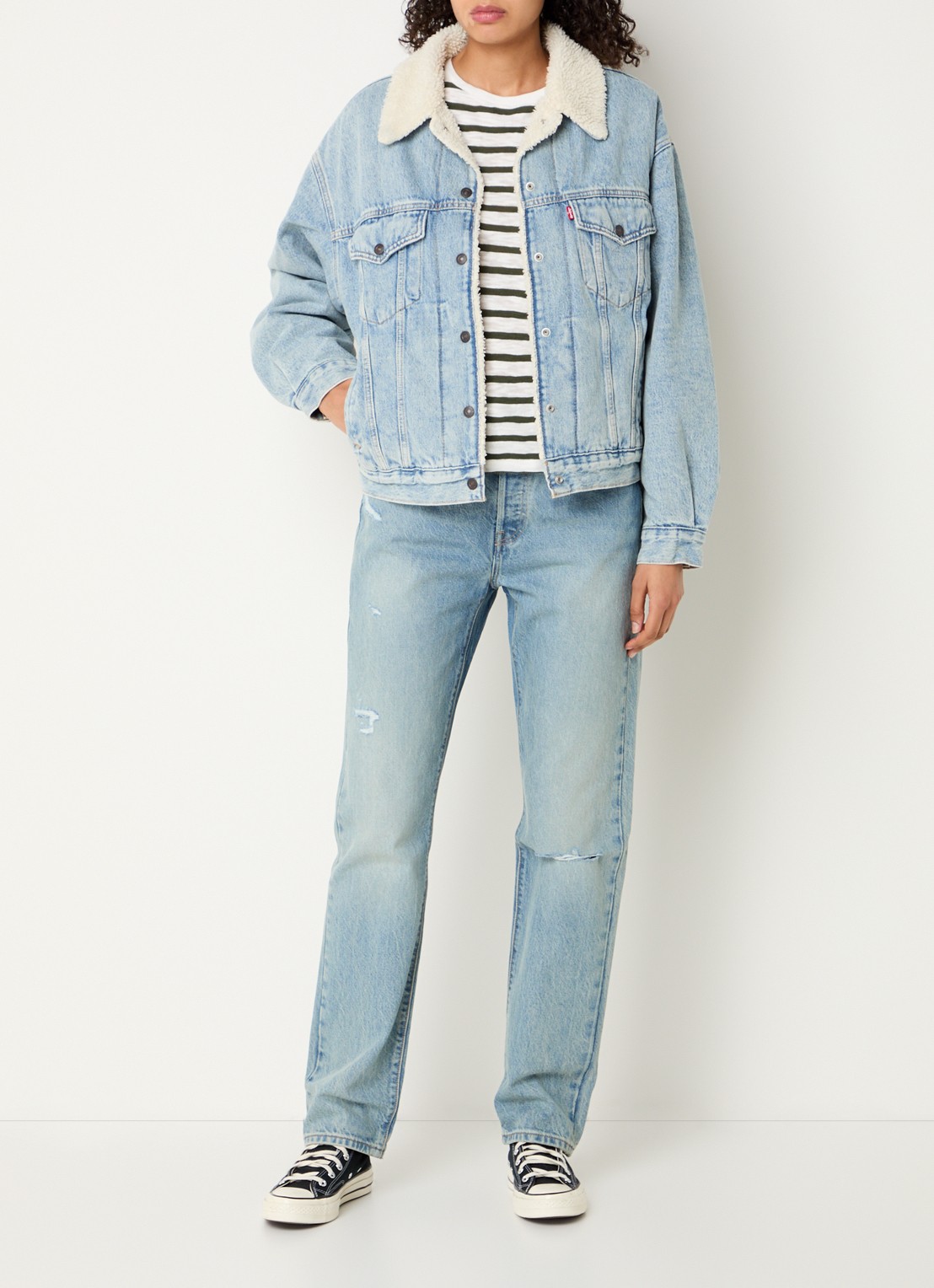 Levi's Sherpa spijkerjas met teddy voering en steekzakken - voorkant 3 lichtblauw