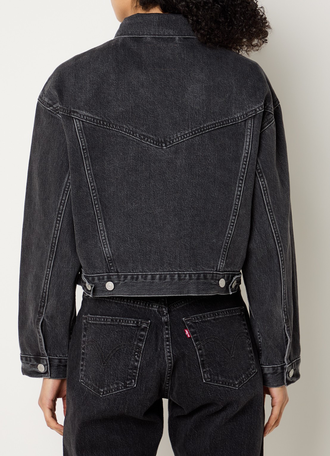 Levi's Shrunken 90s spijkerjas met steekzakken en studs - achterkant zwart