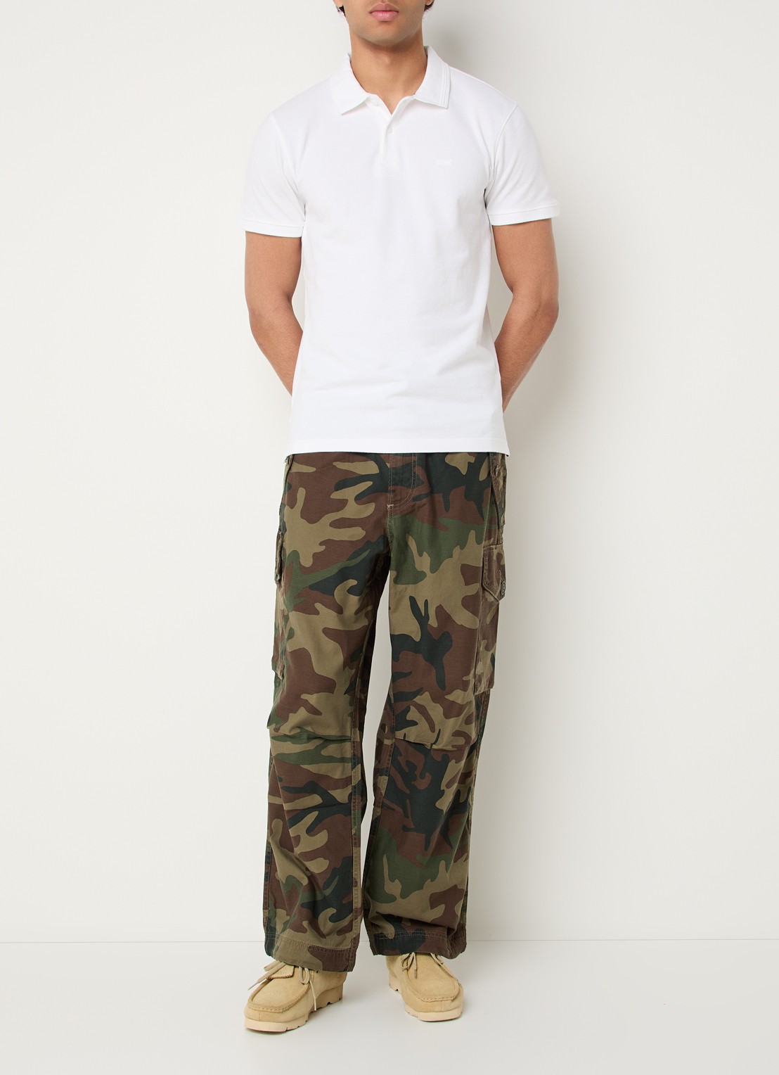 Levi's Straight fit cargobroek met camouflageprint en klepzakken - voorkant 5 legergroen