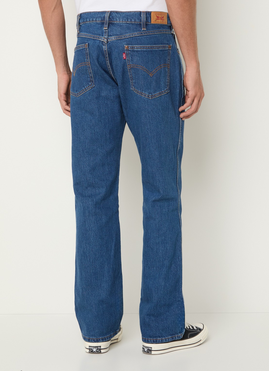 Levi's Straight fit jeans met medium wassing en steekzakken - achterkant indigo