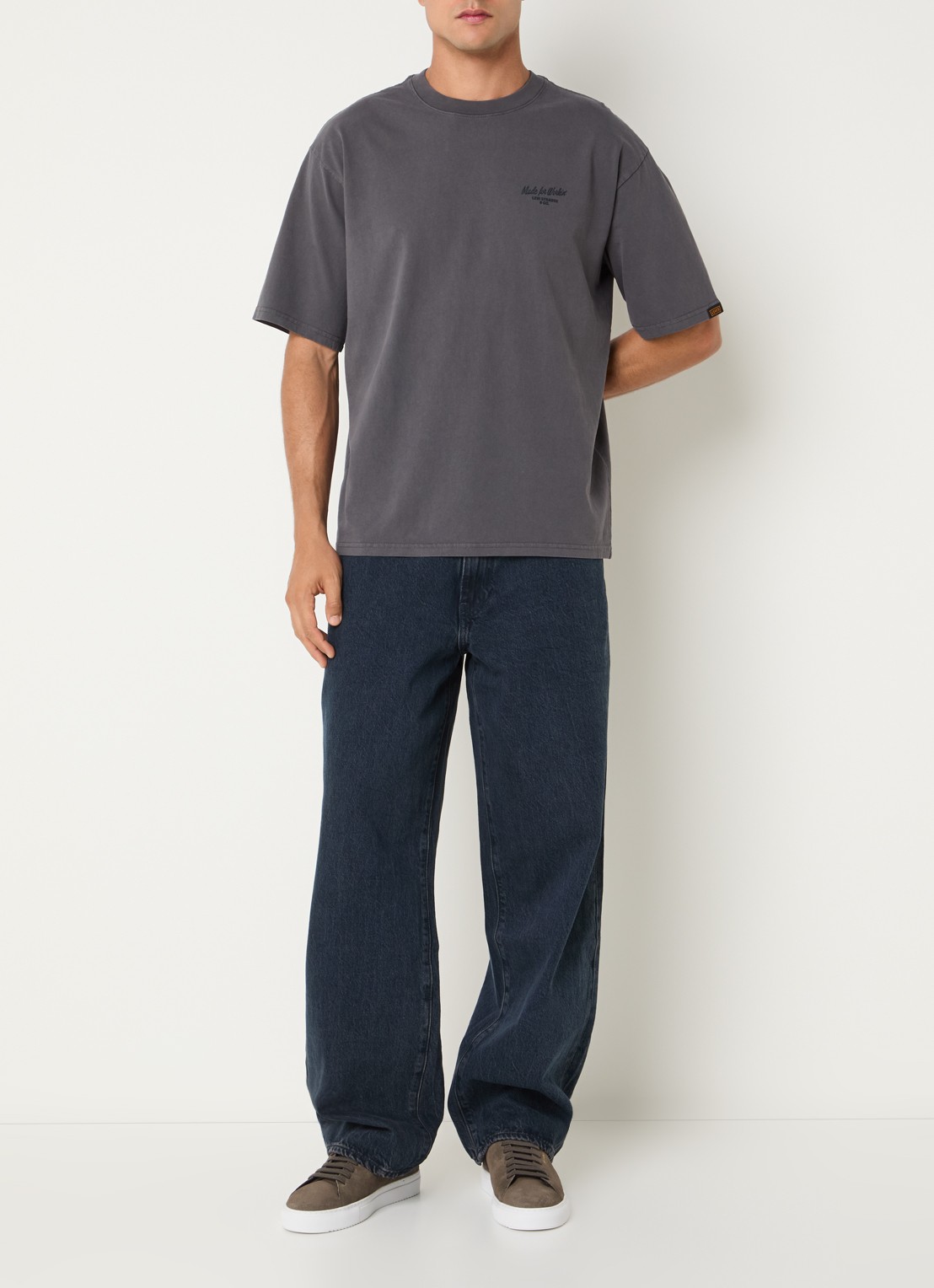 Levi's T-shirt met front- en backprint - voorkant 3 grijs