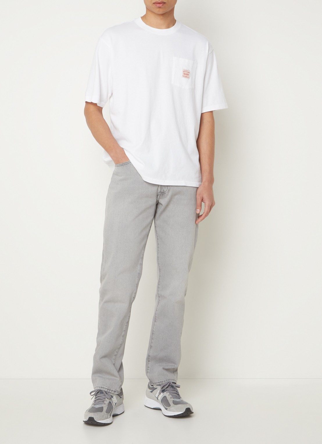 Levi's T-shirt met logo - voorkant 3 wit