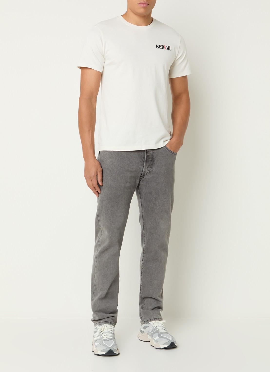 Levi's T-shirt met logo - voorkant 3 gebroken wit