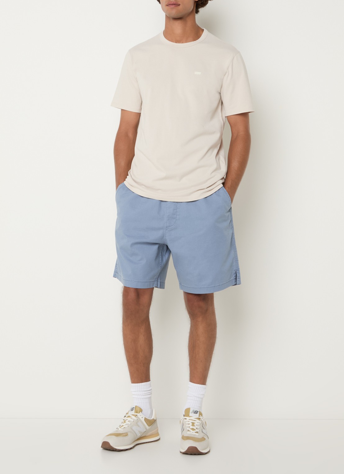 Levi's T-shirt met logo - voorkant 2 creme