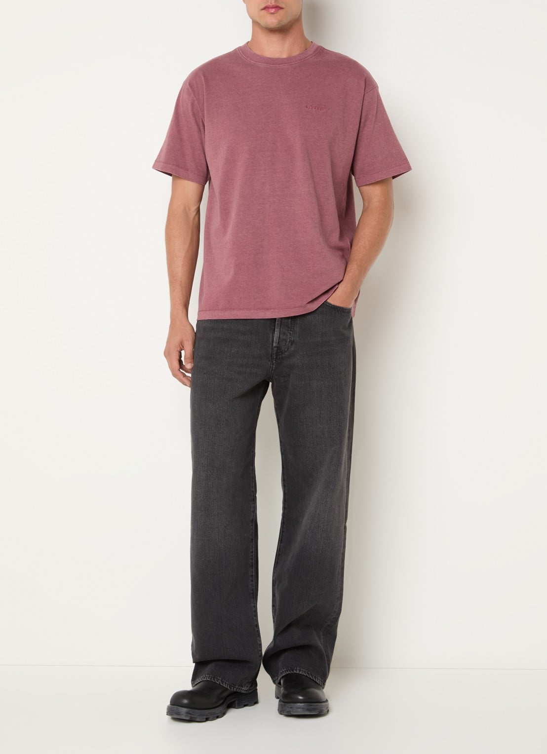 Levi's T-shirt met logo - voorkant 4 steenrood