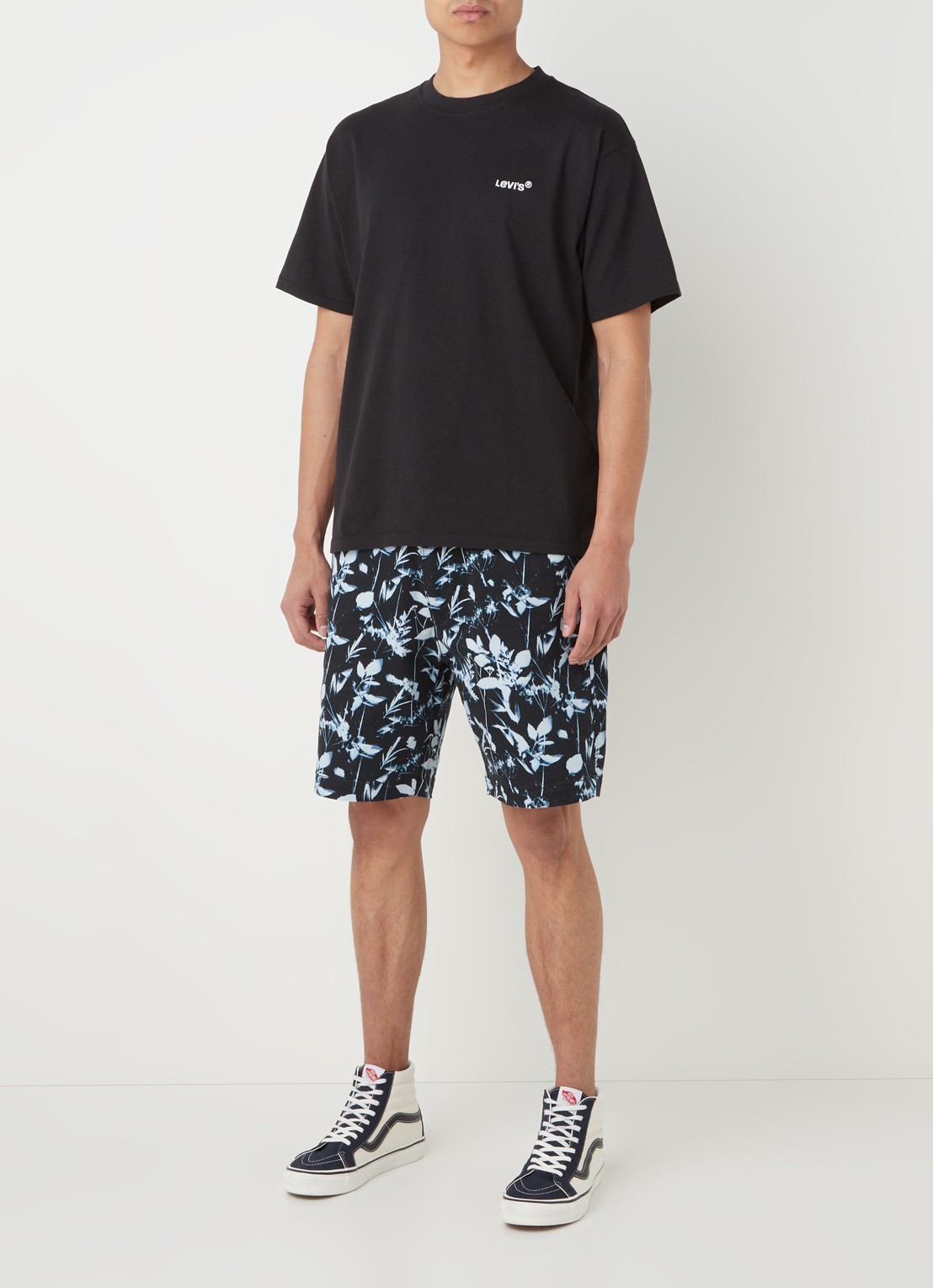 Levi's T-shirt met logoborduring - voorkant 3 zwart
