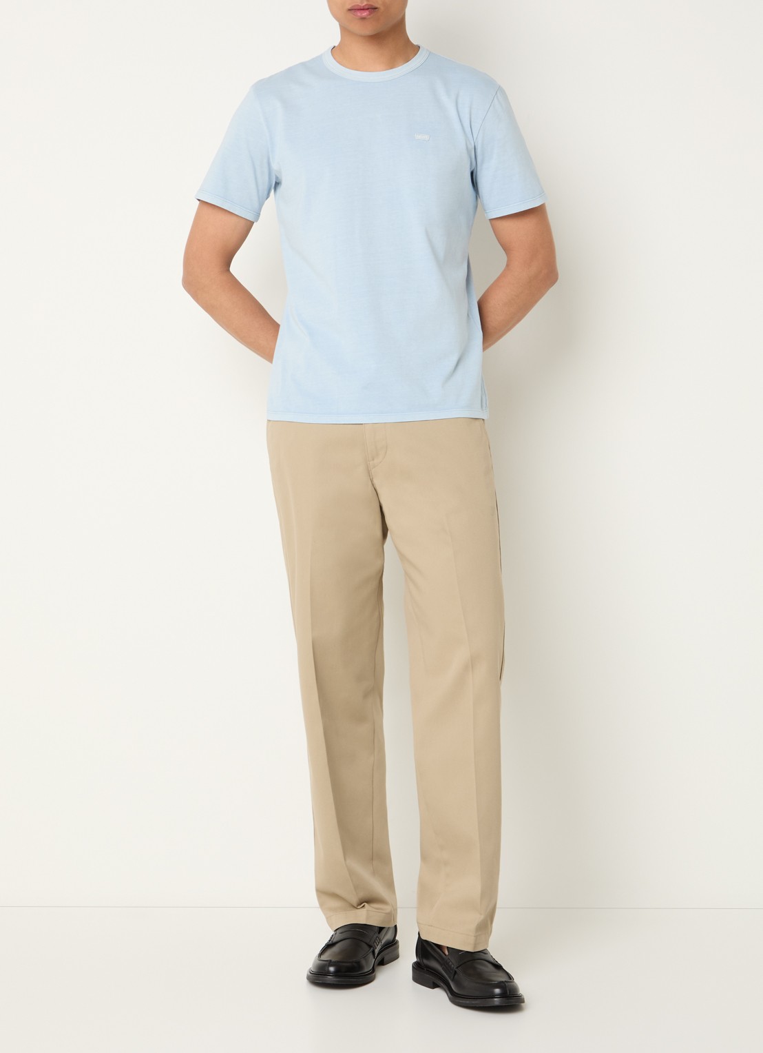 Levi's T-shirt met logoborduring - voorkant 3 blauwgrijs