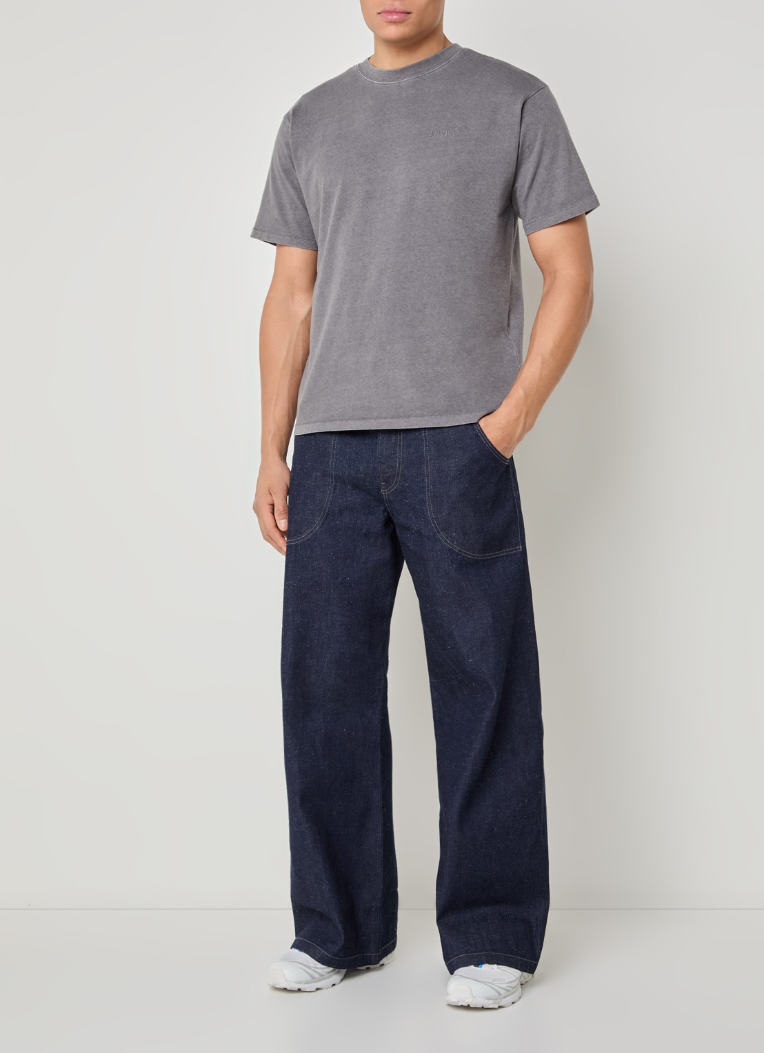 Levi's T-shirt met logoborduring - voorkant 2 donkergrijs