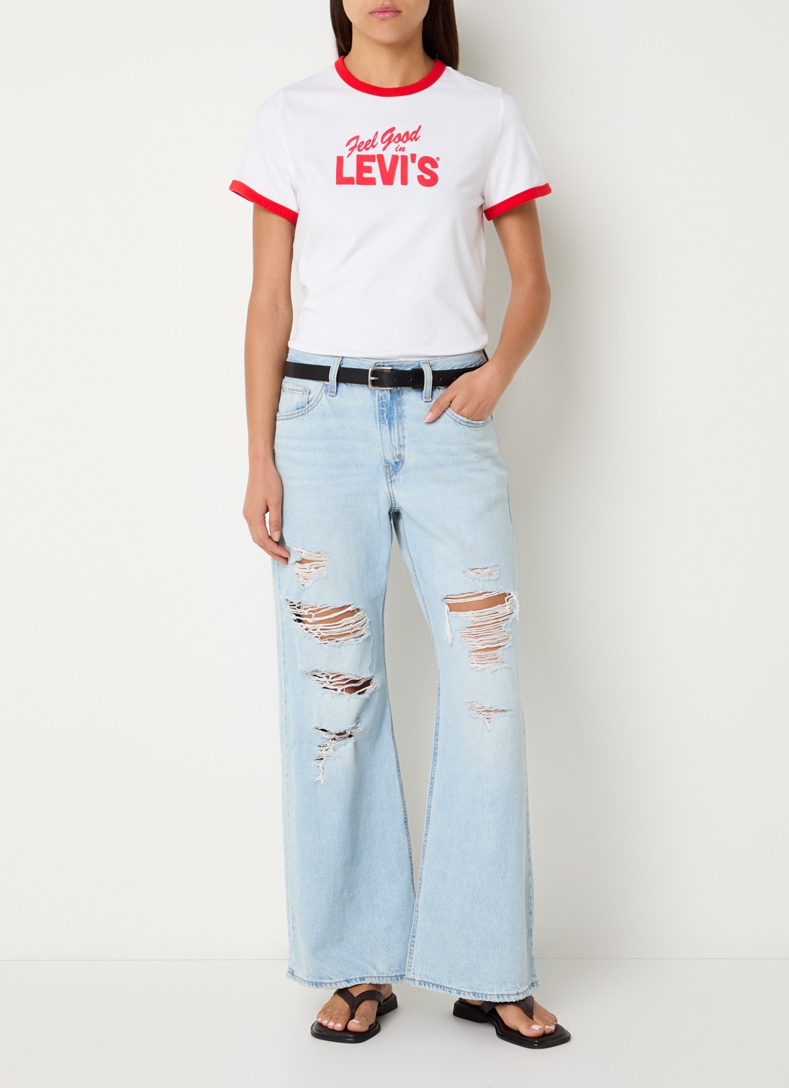 Levi's T-shirt met logoprint - voorkant 3 wit