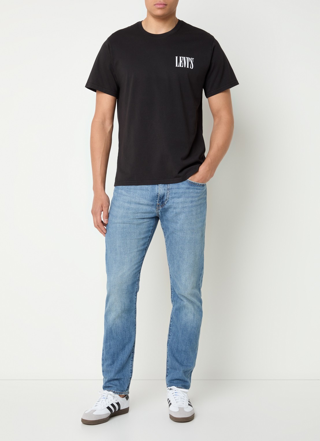 Levi's T-shirt met logoprint - voorkant 4 zwart