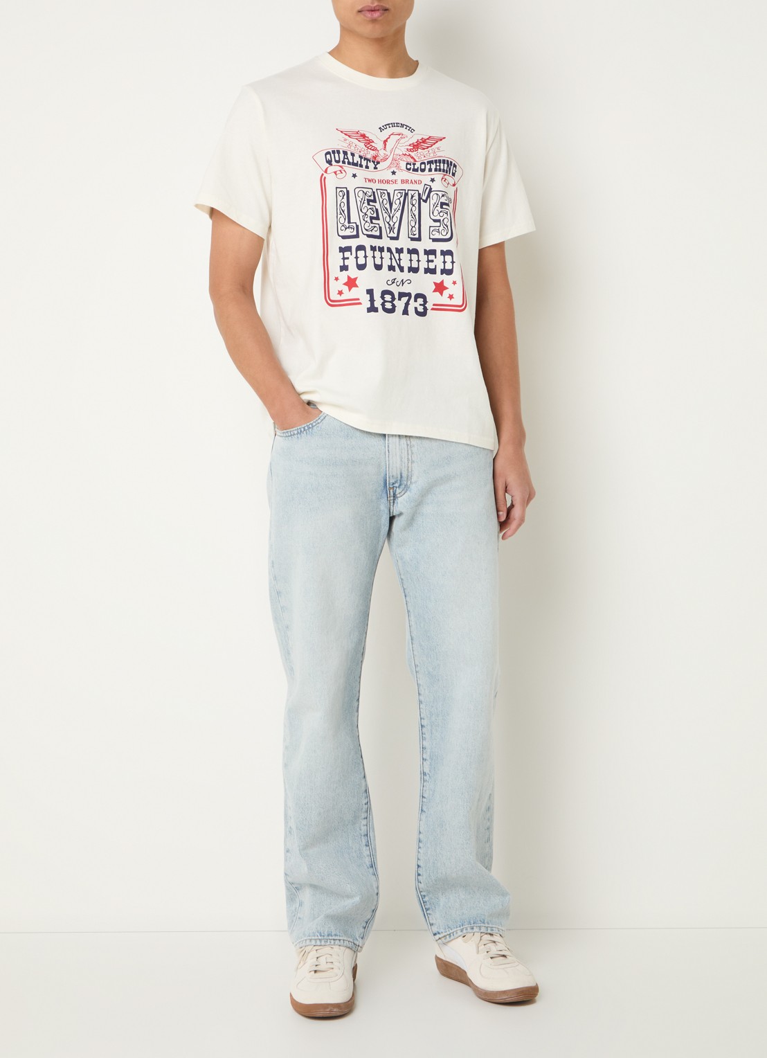 Levi's T-shirt met logoprint - voorkant 4 gebroken wit