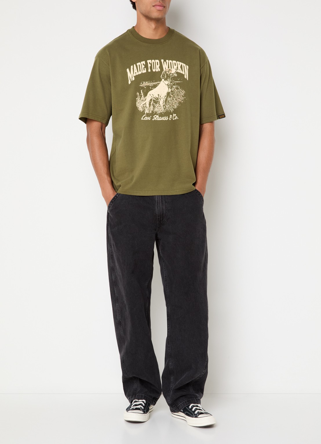Levi's T-shirt met print - voorkant 2 mosgroen