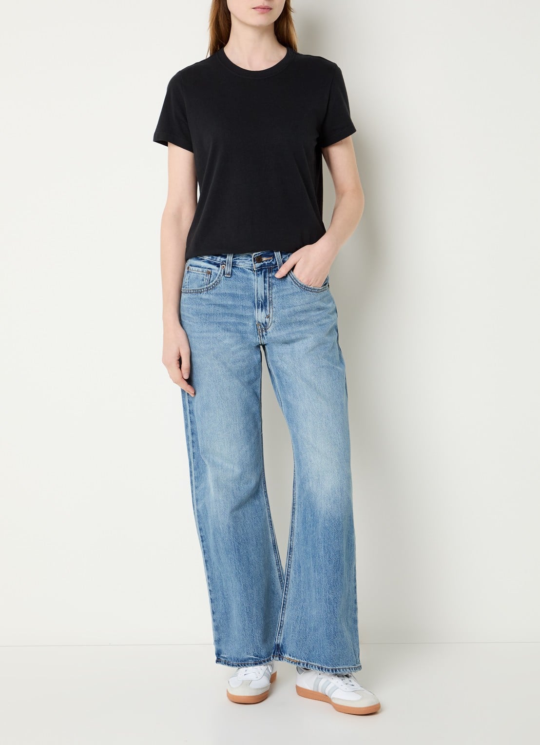 Levi's T-shirt met ronde hals - voorkant 4 zwart