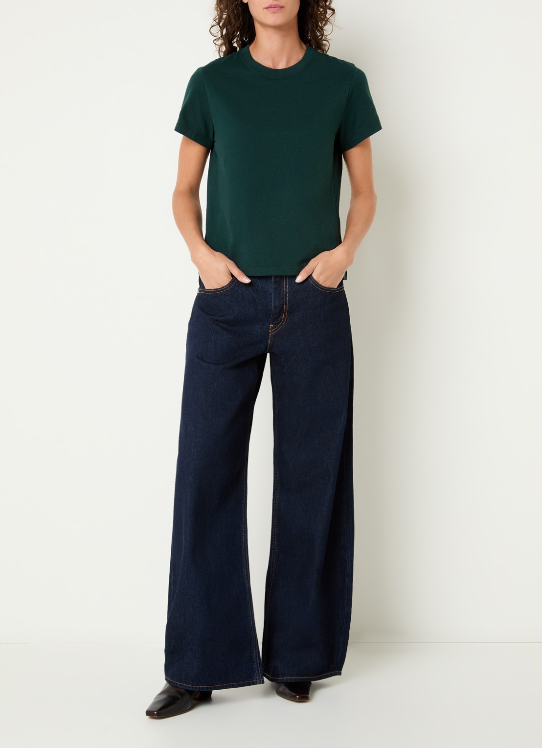 Levi's T-shirt met ronde hals - voorkant 4 groen