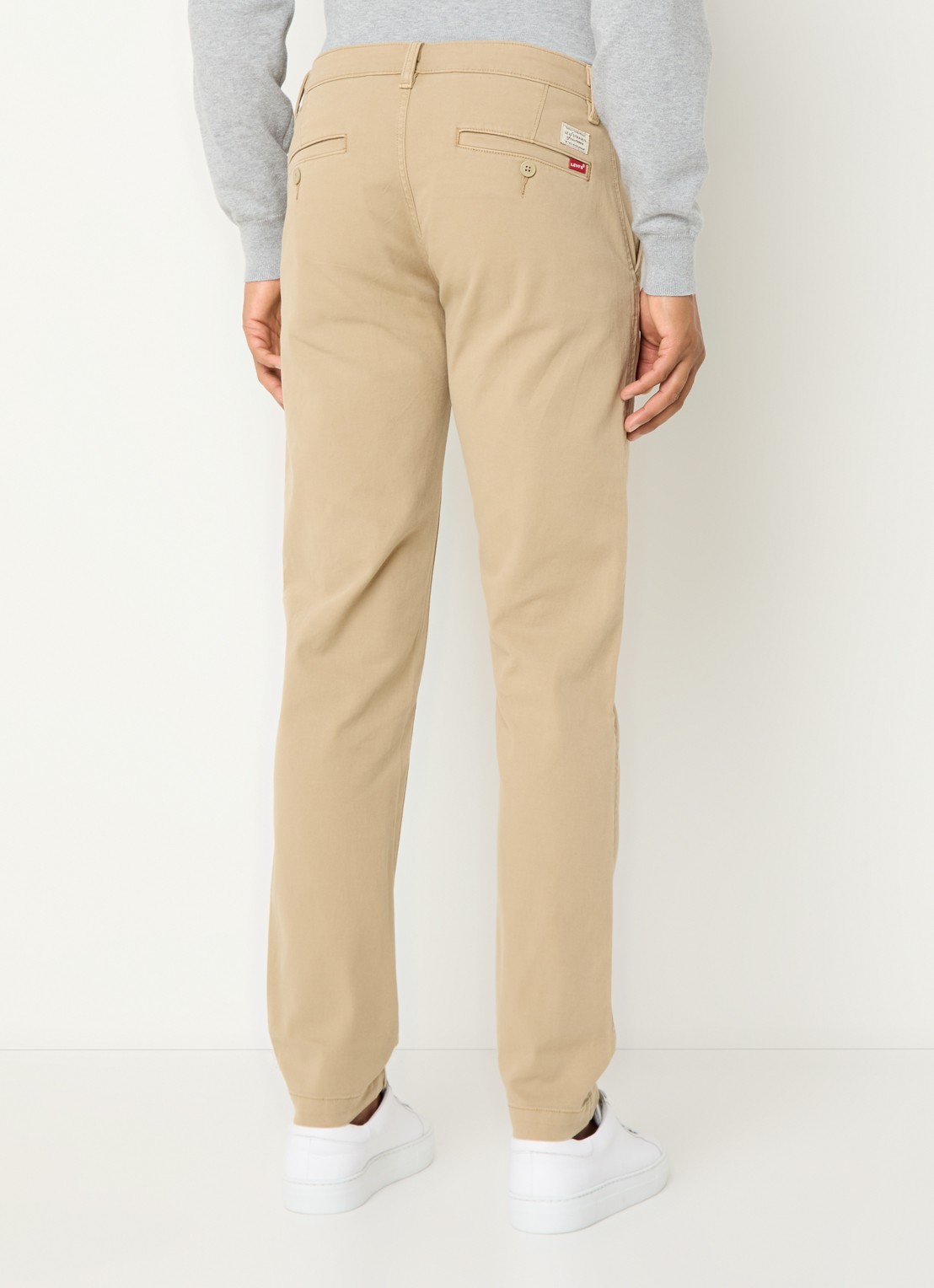 Levi's Tapered fit chino met steekzakken - achterkant khaki