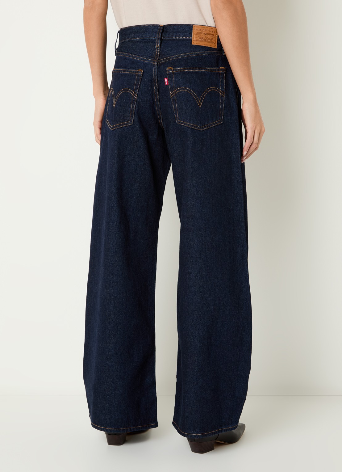 Levi's Teardrop high waist wide leg jeans met donkere wassing - achterkant 3 indigo