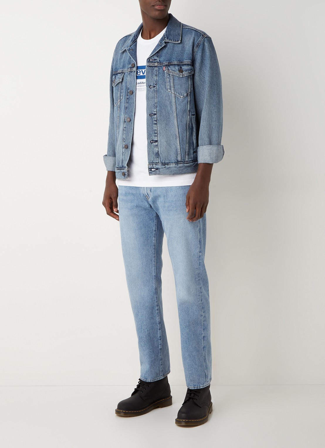 Levi's The Trucker spijkerjas met steekzakken - voorkant 2 lichtblauw